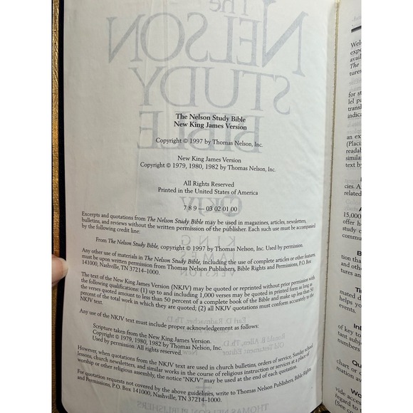 VTG Nelson Study Bible NKJV Bonded Leather Black Gold Page Edges 2886 1997 - Picture 6 of 6